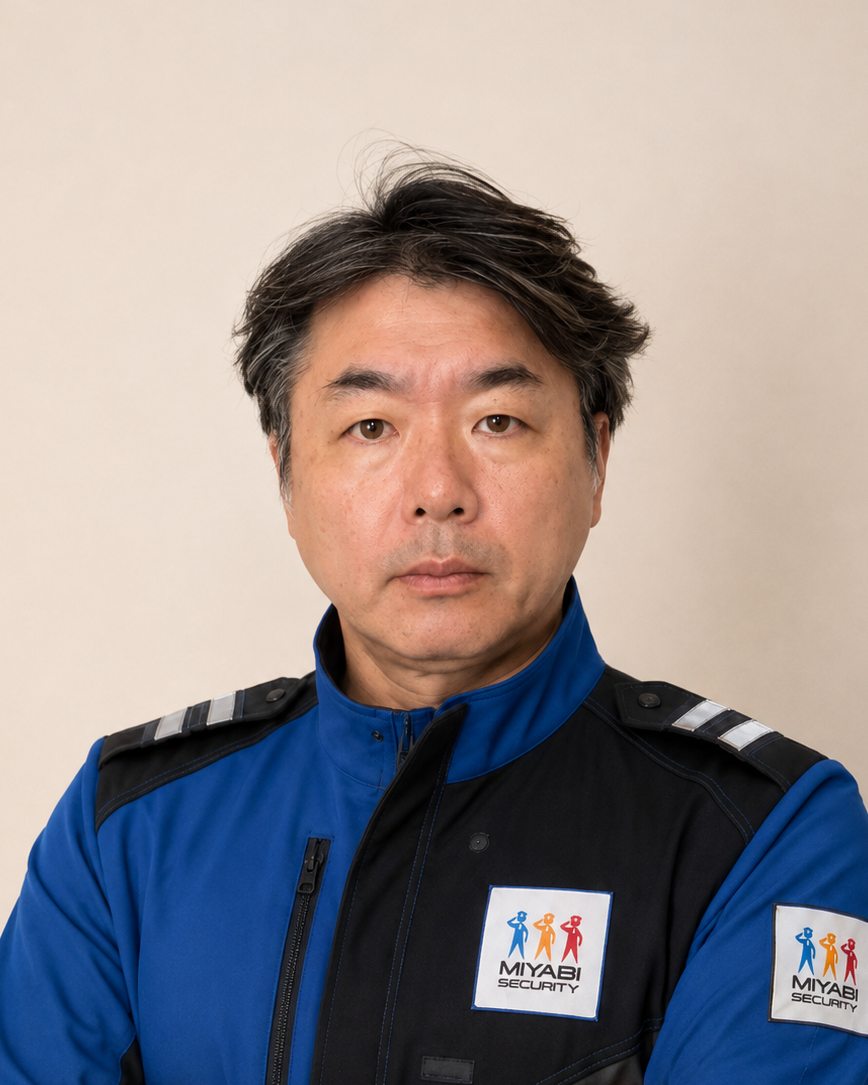 みやび交通警備の制服を着用した株式会社なごみ代表・宮原